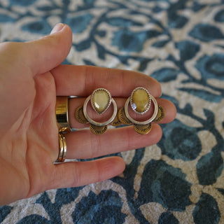 Frill Post Earrings- Mother of Pearl