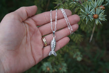Load image into Gallery viewer, Fishie Pendant Necklace
