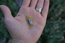 Load image into Gallery viewer, Gold Opal Necklace III

