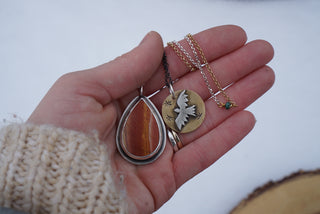 Wings Out Necklace Set